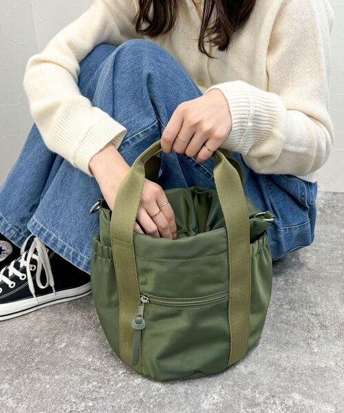 fredy emue（フレディエミュ）の「ドローコードナイロントートバック（ショルダーバッグ・レディース・ベージュ/オリーブ/ブラック・FREE）」の3枚目の写真