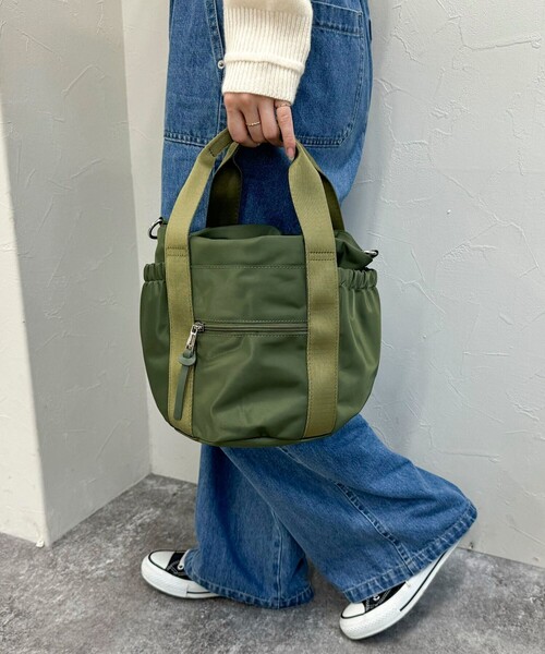 fredy emue（フレディエミュ）の「ドローコードナイロントートバック（ショルダーバッグ・レディース・ベージュ/オリーブ/ブラック・FREE）」の7枚目の写真