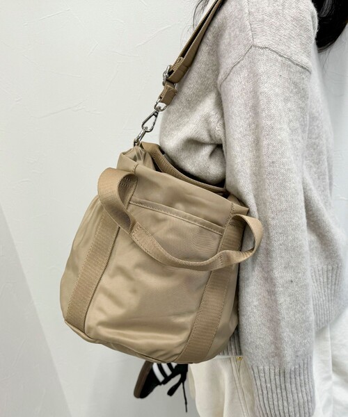 fredy emue（フレディエミュ）の「ドローコードナイロントートバック（ショルダーバッグ・レディース・ベージュ/オリーブ/ブラック・FREE）」の8枚目の写真
