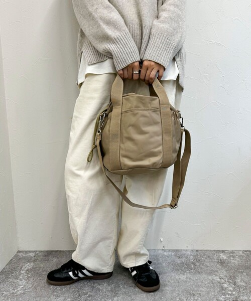 fredy emue（フレディエミュ）の「ドローコードナイロントートバック（ショルダーバッグ・レディース・ベージュ/オリーブ/ブラック・FREE）」の11枚目の写真