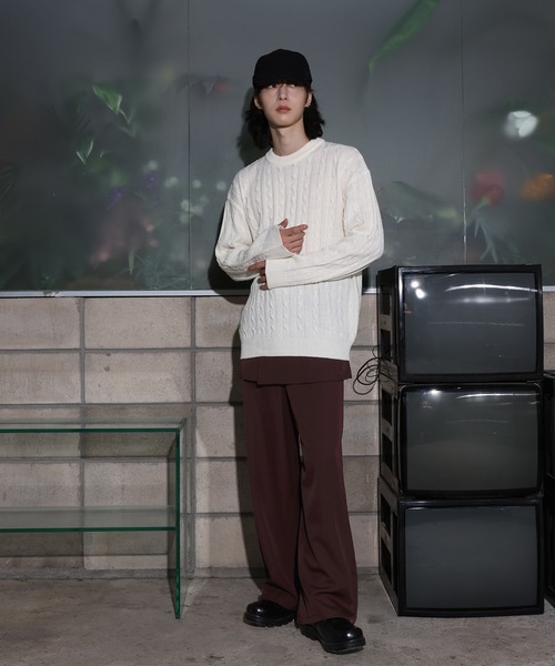 FOLLOWIN（フォロウィン）の「[UNISEX][4color]ケーブルハンドウォーマーラウンドニット（ニット/セーター・レディース・ネイビー/ホワイト/ブラック/カーキ・FREE）」の5枚目の写真