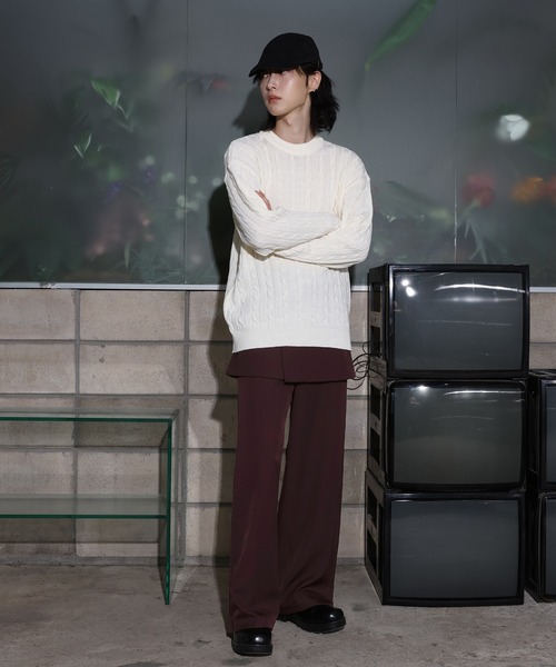 FOLLOWIN（フォロウィン）の「[UNISEX][4color]ケーブルハンドウォーマーラウンドニット（ニット/セーター・レディース・ネイビー/ホワイト/ブラック/カーキ・FREE）」の6枚目の写真