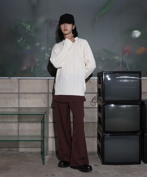 FOLLOWIN（フォロウィン）の「[UNISEX][4color]ケーブルハンドウォーマーラウンドニット（ニット/セーター・レディース・ネイビー/ホワイト/ブラック/カーキ・FREE）」の7枚目の写真