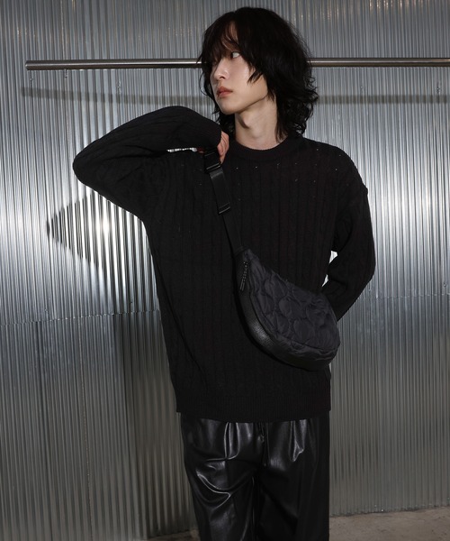 FOLLOWIN（フォロウィン）の「[UNISEX][4color]ケーブルハンドウォーマーラウンドニット（ニット/セーター・レディース・ネイビー/ホワイト/ブラック/カーキ・FREE）」の20枚目の写真