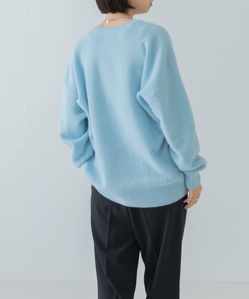URBAN RESEARCH(アーバンリサーチ)の「FOX/CASHMEREクルーネックニット(ニット/セーター・レディース・ブルー系その他/ライトグレー/チャコールグレー・FREE)」の9枚目の写真