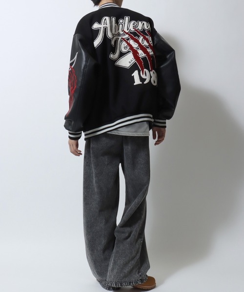 SITRY（シトリー）の「Varsity Jacket/オーバーサイズ メルトン スタジャン ブルゾン（スタジャン・メンズ・ブラック/ネイビー/ブラック系その他/ブルー系その他/イエロー/イエロー系その他/イエロー系その他2/ブラック系その他3/ブルー系その他3/ブルー系その他2/ブラック系その他2/イエロー系その他3・M/L/LL）」の17枚目の写真