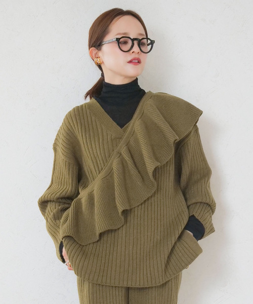 KOBE LETTUCE（コウベレタス）の「[ 田中亜希子さんコラボ ] 選べる2丈 2way付けフリルVネックニットプルオーバー（ニット/セーター・レディース・ブルー系/ベージュ系/ブラック/カーキ・PM/M）」の4枚目の写真