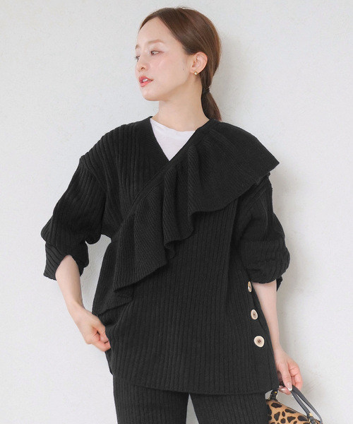 KOBE LETTUCE（コウベレタス）の「[ 田中亜希子さんコラボ ] 選べる2丈 2way付けフリルVネックニットプルオーバー（ニット/セーター・レディース・ブルー系/ベージュ系/ブラック/カーキ・PM/M）」の2枚目の写真