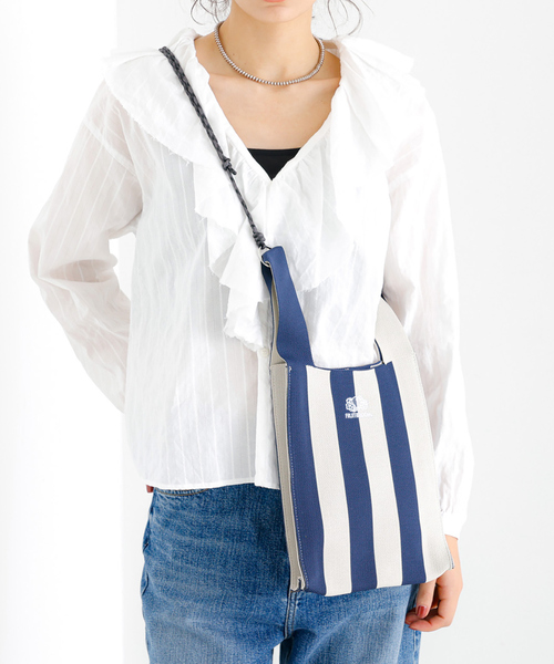 FRUIT OF THE LOOM(フルーツオブザルーム)の「【FRUIT OF THE LOOM】ストライプ ミニショルダーバッグ / STRIPED MINI SHOULDER BAG【WEB限定】(ショルダーバッグ・レディース・サックスブルー/ラベンダー/グリーン/レッド/ネイビー・フリー)」の2枚目の写真