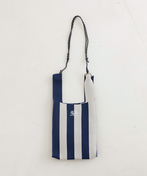 FRUIT OF THE LOOM(フルーツオブザルーム)の「【FRUIT OF THE LOOM】ストライプ ミニショルダーバッグ / STRIPED MINI SHOULDER BAG【WEB限定】(ショルダーバッグ・レディース・サックスブルー/ラベンダー/グリーン/レッド/ネイビー・フリー)」の6枚目の写真