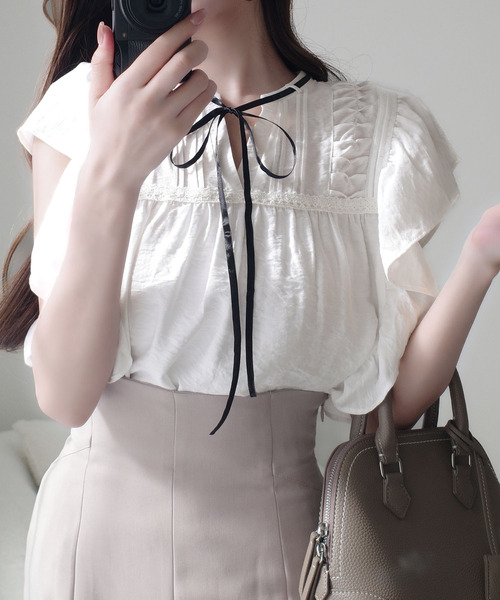 mily bilet(ミウィビレット)の「【mily bilet】大人可愛い♪レース使いリボンノースリブラウス(シャツ/ブラウス・レディース・ブルー/ブラック/ホワイト・X-LARGE/SMALL/MEDIUM/LARGE)」の1枚目の写真
