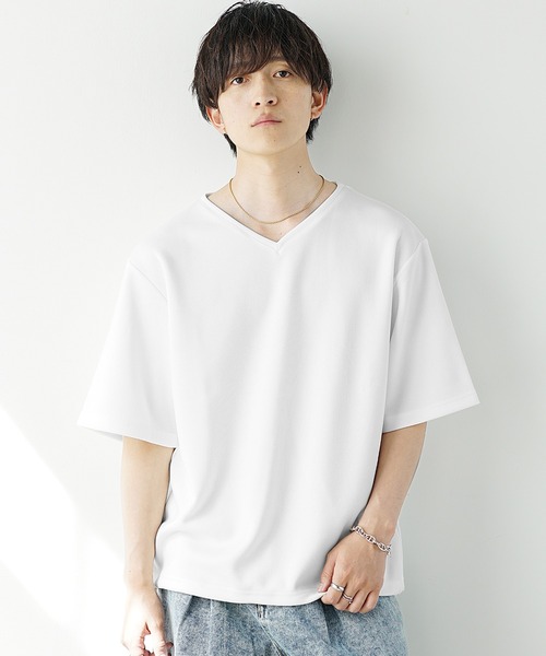 MinoriTY(マイノリティ)の「【MinoriTY】裾ドローコードルーズVネックインナー長袖&半袖Tシャツ メンズ カットソー 夏服 春服(Tシャツ/カットソー・メンズ・ホワイト/ブラック/ホワイト系その他/グレー系その他/ブラック系その他/ブルー系その他/ネイビー/チャコール・S/M/L)」の1枚目の写真
