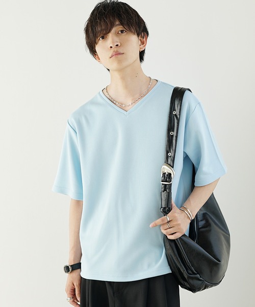 MinoriTY(マイノリティ)の「【MinoriTY】裾ドローコードルーズVネックインナー長袖&半袖Tシャツ メンズ カットソー 夏服 春服(Tシャツ/カットソー・メンズ・ホワイト/ブラック/ホワイト系その他/グレー系その他/ブラック系その他/ブルー系その他/ネイビー/チャコール・S/M/L)」の8枚目の写真