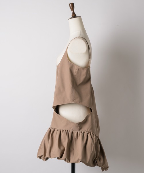 LA BELLE ETUDE（ラベルエチュード）の「サイドカット裾バルーンキャミ