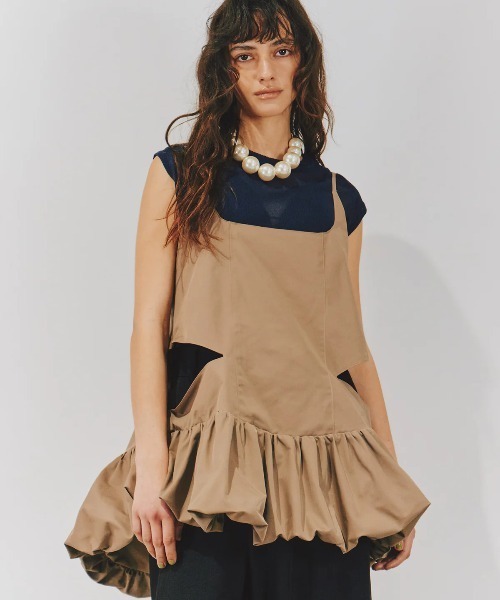 LA BELLE ETUDE（ラベルエチュード）の「サイドカット裾バルーンキャミ