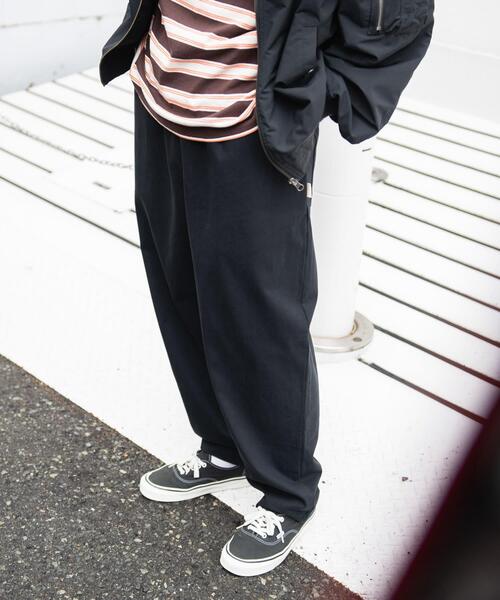 URBAN RESEARCH Sonny Label（アーバンリサーチサニーレーベル）の「ベーシックワイドイージーチノパンツ（その他パンツ・メンズ・ホワイト系その他/ベージュ/チャコールグレー/ブラック・MEDIUM/SMALL/LARGE）」の3枚目の写真