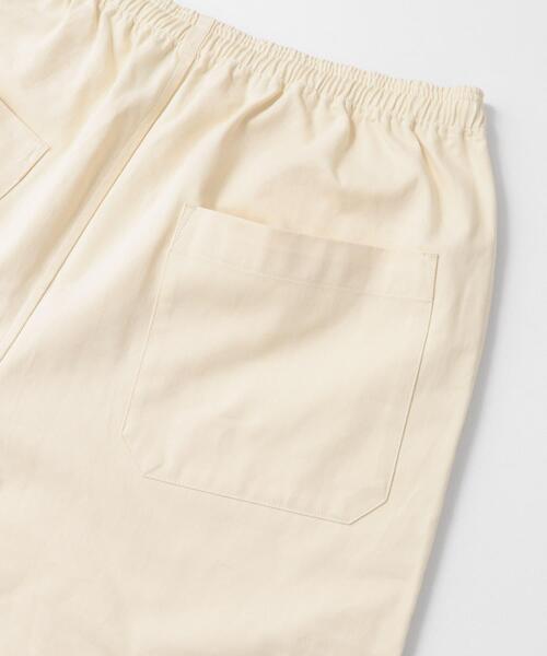 URBAN RESEARCH Sonny Label（アーバンリサーチサニーレーベル）の「ベーシックワイドイージーチノパンツ（その他パンツ・メンズ・ホワイト系その他/ベージュ/チャコールグレー/ブラック・MEDIUM/SMALL/LARGE）」の17枚目の写真