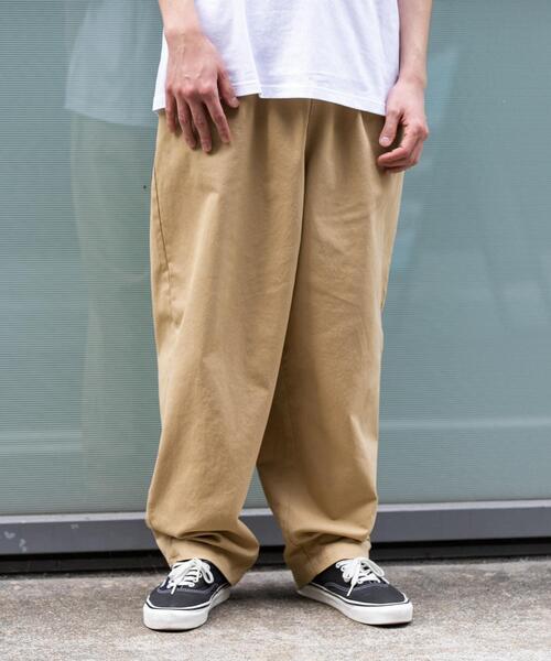 URBAN RESEARCH Sonny Label（アーバンリサーチサニーレーベル）の「ベーシックワイドイージーチノパンツ（その他パンツ・メンズ・ホワイト系その他/ベージュ/チャコールグレー/ブラック・MEDIUM/SMALL/LARGE）」の18枚目の写真