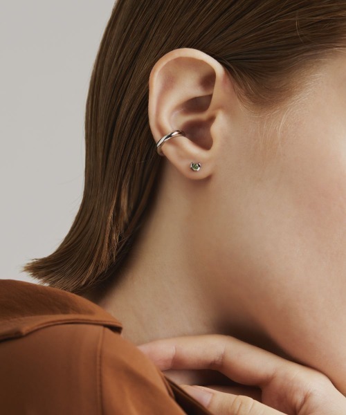 4℃ HOMME+(ヨンドシーオムプラス)の「【10月誕生石】シルバー グリーン・トルマリン ピアス/片耳用(ピアス(片耳用)・メンズ・シルバー・FREE)」の2枚目の写真