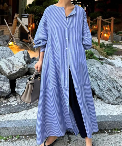 AMAJI(アマジ)の「オーバーサイズストライプノーカラーシャツワンピース(ワンピース・レディース・ブルー/グレー・MEDIUM/LARGE/X-LARGE/XX-LARGE/XXX-LARGE/XXXX-LARGE)」の3枚目の写真