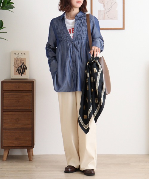 ブローディア BRODIAEA 光沢デニム風シャンブレーシャツ 丸襟長袖ブラウス （ブラック） ブローディア BRODIAEA 光沢デニム風シャンブレーシャツ 丸襟