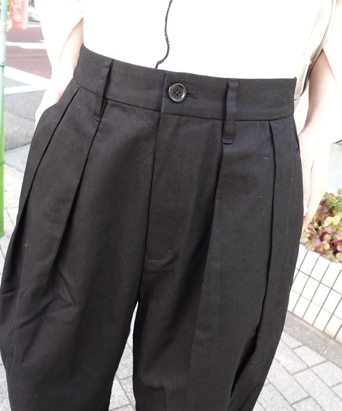 CORNERS(コーナーズ)の「ツータックワイドチノ(チノパンツ・レディース・チャコールグレー/ブラック/ベージュ・マルチサイズ)」の20枚目の写真