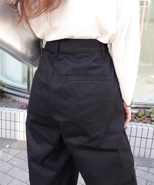 CORNERS(コーナーズ)の「ツータックワイドチノ(チノパンツ・レディース・チャコールグレー/ブラック/ベージュ・マルチサイズ)」の18枚目の写真