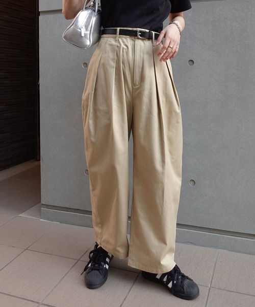 CORNERS(コーナーズ)の「ツータックワイドチノ(チノパンツ・レディース・チャコールグレー/ブラック/ベージュ・マルチサイズ)」の5枚目の写真