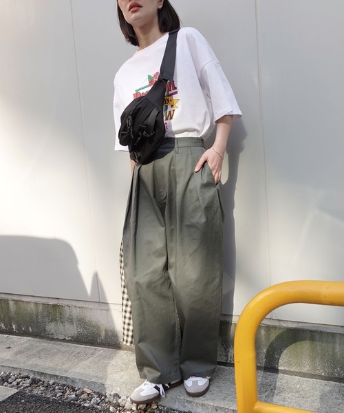 CORNERS(コーナーズ)の「ツータックワイドチノ(チノパンツ・レディース・チャコールグレー/ブラック/ベージュ・マルチサイズ)」の15枚目の写真