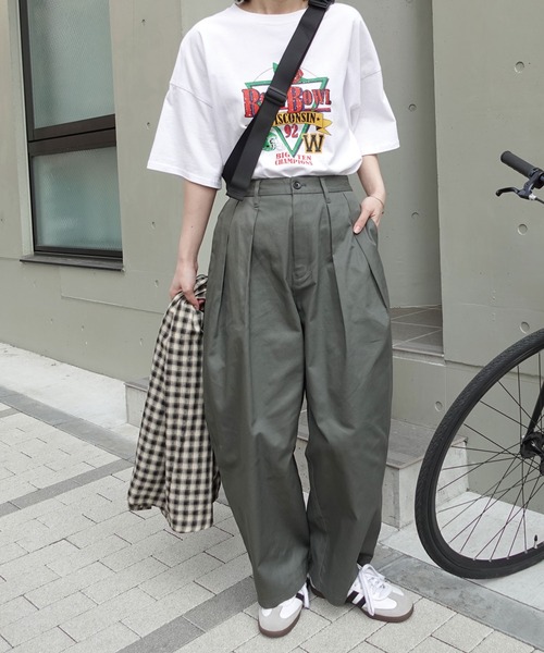 CORNERS(コーナーズ)の「ツータックワイドチノ(チノパンツ・レディース・チャコールグレー/ブラック/ベージュ・マルチサイズ)」の12枚目の写真