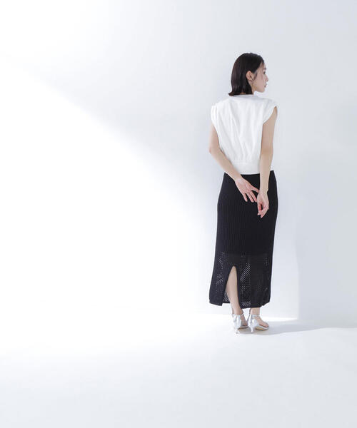 NATURAL BEAUTY BASIC（ナチュラルビューティーベーシック）の「◇タックショルダージップベスト（ベスト・レディース・レッド/オフホワイト/チャコールグレー・FREE）」の14枚目の写真