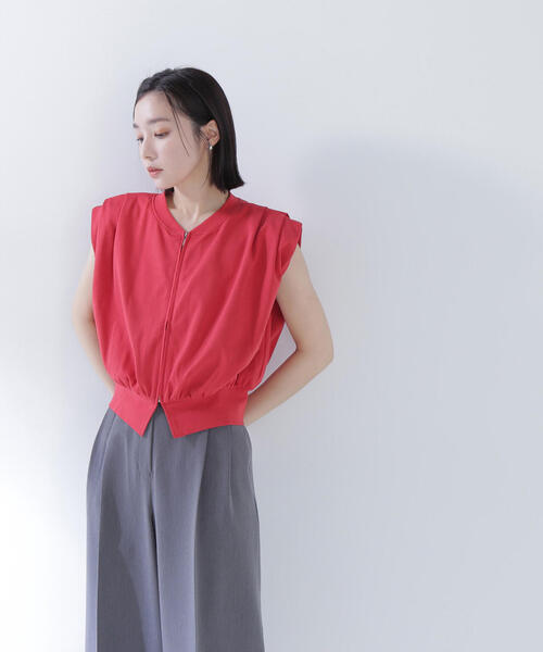 NATURAL BEAUTY BASIC（ナチュラルビューティーベーシック）の「◇タックショルダージップベスト（ベスト・レディース・レッド/オフホワイト/チャコールグレー・FREE）」の19枚目の写真