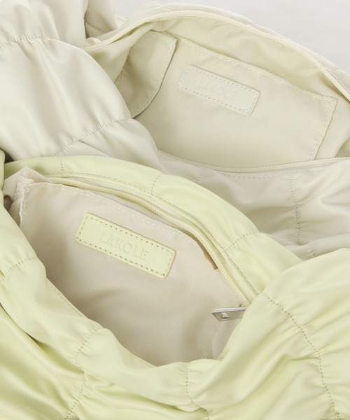 LAKOLE（ラコレ）の「ギャザーラウンドショルダーバッグ / 325803（ショルダーバッグ・レディース・イエロー/ブラック/オフホワイト・FREE）」の12枚目の写真