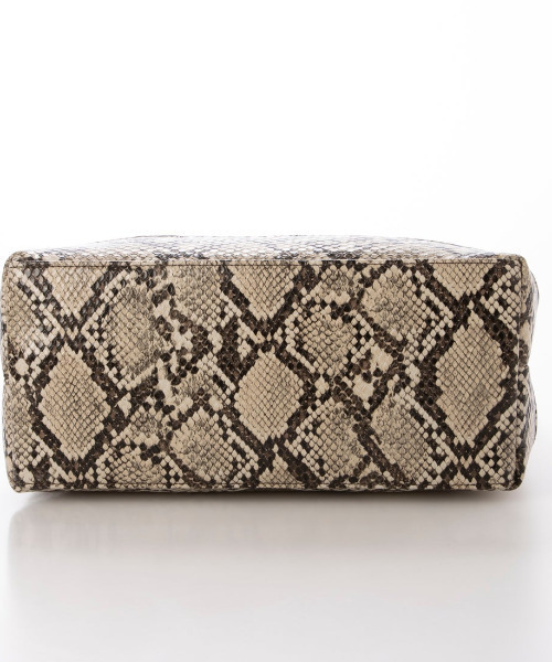 cache cache（カシュ カシュ）の「カシュカシュ cachecache / バンブーハンドルエルガリー2wayトート（トートバッグ・レディース・ベージュ系その他/ブラック/パイソン・FREE）」の10枚目の写真