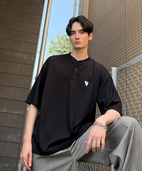 Classical Origin（クラシカルオリジン）の「【Classical Origin】「大人びた遊び心。」刺繍入りハイクオリティダブルフェイス素材バンドカラーポロシャツ／Embroidered High-Quality Double Face Band Collar Polo（ポロシャツ・メンズ・ブラック/ライトグレー/ホワイト・LARGE/SMALL/MEDIUM）」の15枚目の写真