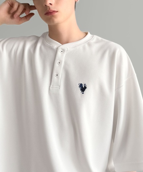 Classical Origin（クラシカルオリジン）の「【Classical Origin】「大人びた遊び心。」刺繍入りハイクオリティダブルフェイス素材バンドカラーポロシャツ／Embroidered High-Quality Double Face Band Collar Polo（ポロシャツ・メンズ・ブラック/ライトグレー/ホワイト・LARGE/SMALL/MEDIUM）」の9枚目の写真