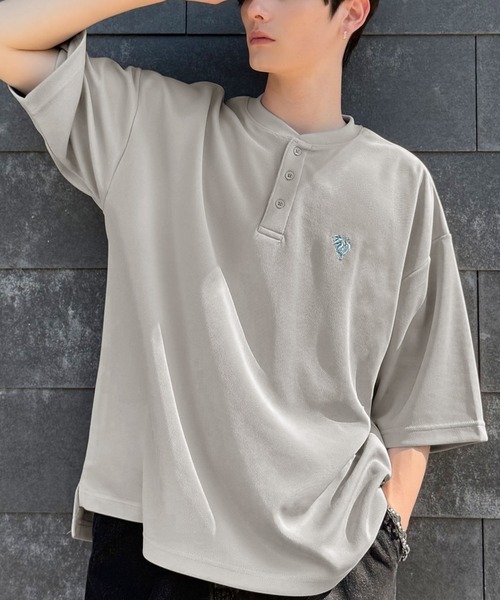 Classical Origin（クラシカルオリジン）の「【Classical Origin】「大人びた遊び心。」刺繍入りハイクオリティダブルフェイス素材バンドカラーポロシャツ／Embroidered High-Quality Double Face Band Collar Polo（ポロシャツ・メンズ・ブラック/ライトグレー/ホワイト・LARGE/SMALL/MEDIUM）」の5枚目の写真