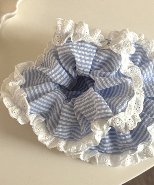 TONE SELECT GOODS(トーンセレクトグッズ)の「【urge select】ボーダーデザイン レースパイピング ボリュームシュシュ(シュシュ・レディース・ブルー系・FREE)」の2枚目の写真