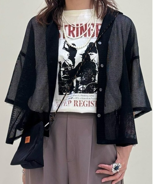 Right-on（ライトオン）の「【HONEYSUCKLE ROSE】グラフィックＢＩＧＴシャツ（Tシャツ/カットソー・レディース・オフホワイト/ブラウン/ダークグレー・M/L）」の2枚目の写真