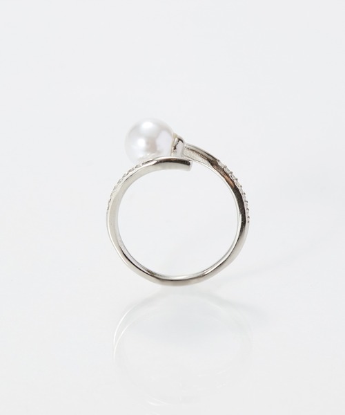 Phoebe(フィービィー)の「【金属アレルギー対応】ドローラップパールビジューリング(リング・レディース・シルバー/イエローゴールド・FREE)」の12枚目の写真