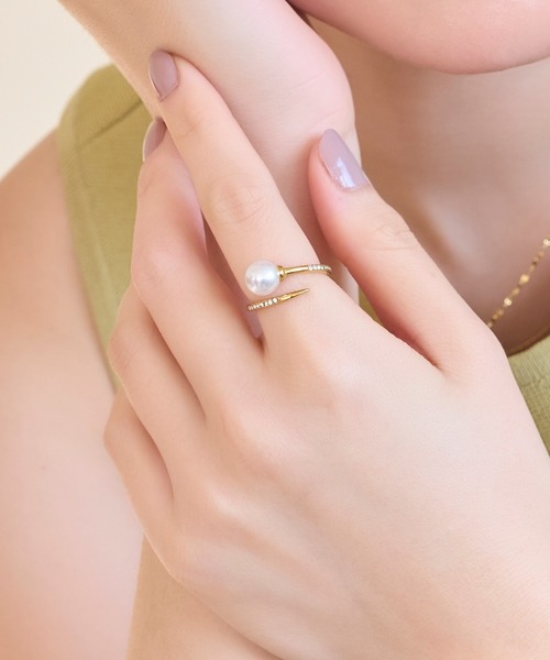 Phoebe(フィービィー)の「【金属アレルギー対応】ドローラップパールビジューリング(リング・レディース・シルバー/イエローゴールド・FREE)」の21枚目の写真