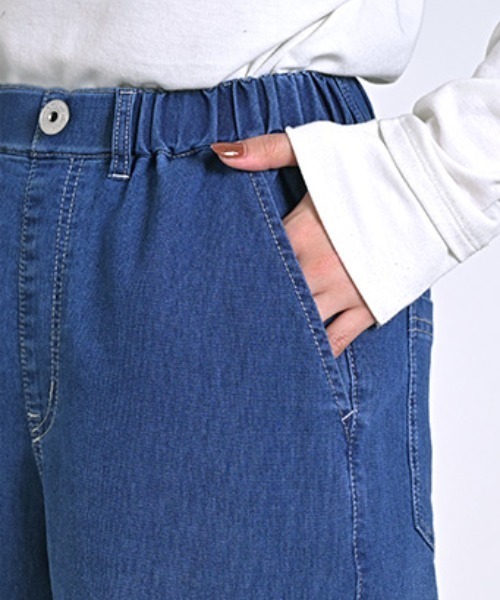 HUG.U（ハグユー）の「冷感/吸水速乾 デニムパンツ ＜選べるストレートorワイド＞（デニムパンツ・レディース・ブルー系その他/ネイビー/ブルー/ブルー系その他2・LL/S/M/L）」の21枚目の写真
