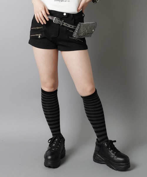 SPINNS（スピンズ）の「ギャルがリバイバル☆ダブルジップデニムショートパンツ/2サイズ展開（デニムパンツ・レディース・ブルー/ブラック・S/M）」の5枚目の写真