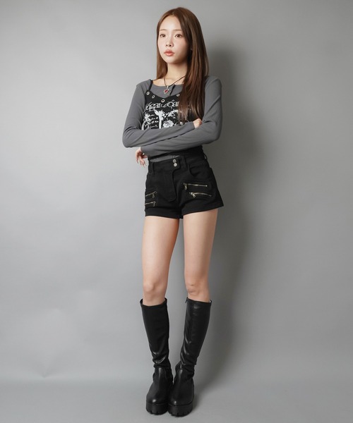 SPINNS（スピンズ）の「ギャルがリバイバル☆ダブルジップデニムショートパンツ/2サイズ展開（デニムパンツ・レディース・ブルー/ブラック・S/M）」の11枚目の写真