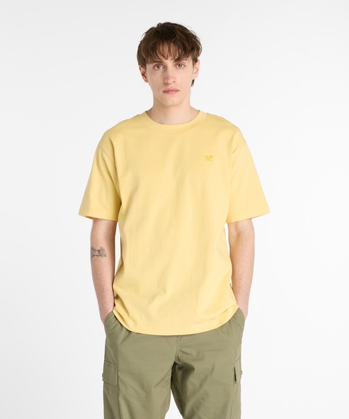 NEW BALANCE(ニューバランス)の「Athletics ショートスリーブTシャツ(Tシャツ/カットソー・メンズ・ベージュ・XX-LARGE/X-LARGE/LARGE/MEDIUM/SMALL)」の1枚目の写真