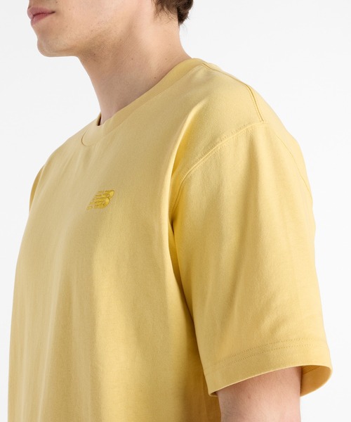 NEW BALANCE(ニューバランス)の「Athletics ショートスリーブTシャツ(Tシャツ/カットソー・メンズ・ベージュ・XX-LARGE/X-LARGE/LARGE/MEDIUM/SMALL)」の2枚目の写真
