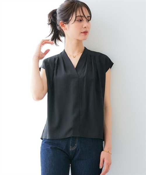 7days Life Styling(セブンデイズライフスタイリング)の「ストレッチショルダータックVネックフレンチスリーブブラウス とろみシリーズ(シャツ/ブラウス・レディース・オフホワイト/ブラック/モカ・M/L/LL)」の3枚目の写真