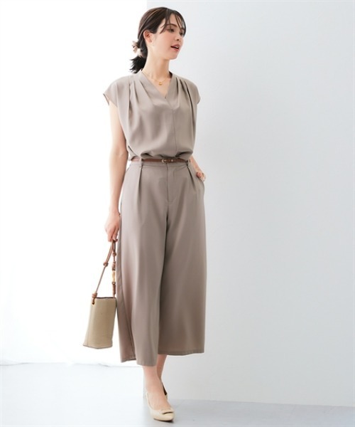 7days Life Styling(セブンデイズライフスタイリング)の「ストレッチショルダータックVネックフレンチスリーブブラウス とろみシリーズ(シャツ/ブラウス・レディース・オフホワイト/ブラック/モカ・M/L/LL)」の9枚目の写真
