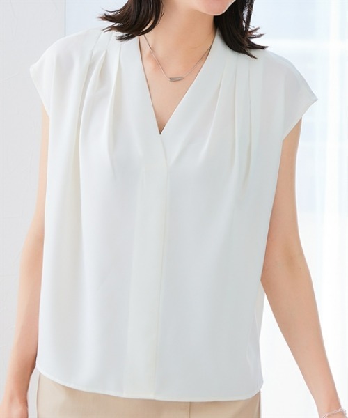 7days Life Styling(セブンデイズライフスタイリング)の「ストレッチショルダータックVネックフレンチスリーブブラウス とろみシリーズ(シャツ/ブラウス・レディース・オフホワイト/ブラック/モカ・M/L/LL)」の11枚目の写真