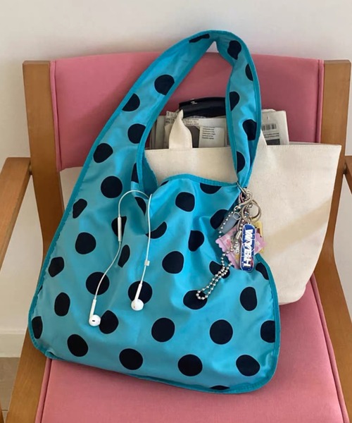 CELENA BEATS(セレナビーツ)の「ドット柄 ビッグ エコバッグ風 ワンハンドルバッグ(ショルダーバッグ・レディース・ブルー・FREE)」の1枚目の写真